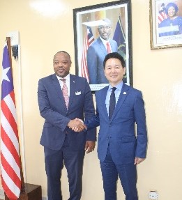 High-ranking Korean delegation pays acting foreign minister Fahnbulleh a courtesy call